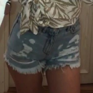 Shorts  - St 32/34, de är i nyskick