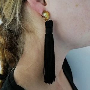 Dangling clipsörhängen - Svarta clipsörhängen som inte använts. Frakt ingår i priset. 