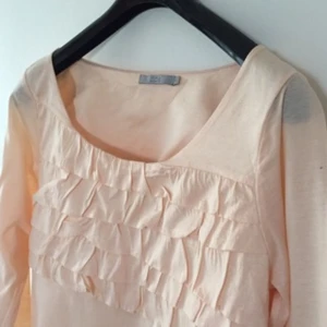  - Jättefin top från COS i härligt material.
