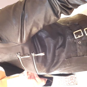 Skinnjacka  - Ny äkta skinnjacka svart strlk 38 av märket Vericci 