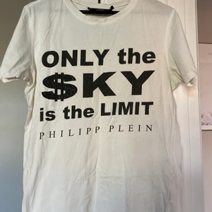Philipp Plein t-shirt  - Äkta Philipp Plein T-shirt i storlek Medium. Nypris 2500kr 