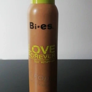 Bi-es love forever deodorant  - Helt oanvänd, kan mötas i Stockholm annars står köparen för frakt:) 