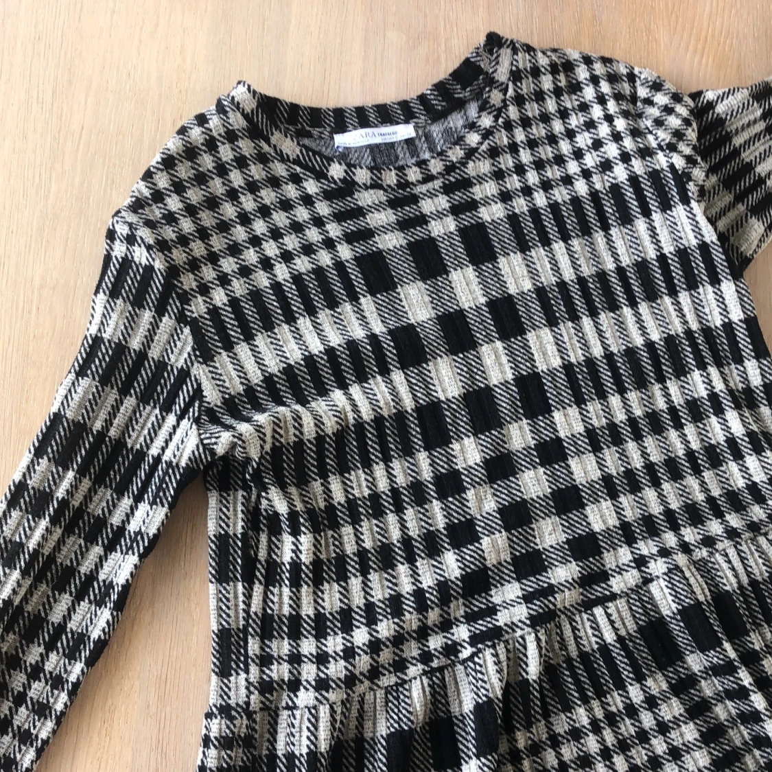 RutMönstrad klänning från Zara  - 90