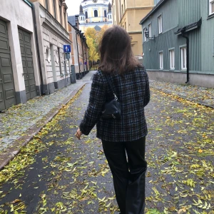 Skinnbyxor  - Raka skinnbyxor från Gina tricot. Väldigt fint skick, säljer då dom blivit lite små. 