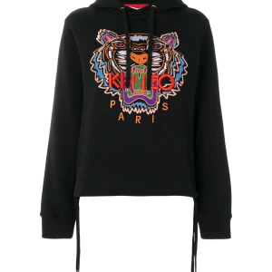 KENZO drawstring hoodie - Äkta såklart, köpt från Farfetch för 2700kr. Storlek XS, får ingen användning för den därför säljer jag vidare :) Skriv för fler bilder, frakt tillkommer💖