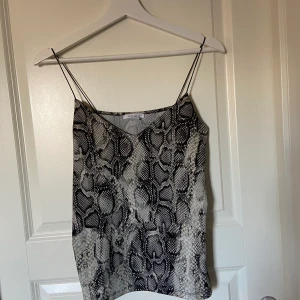 Linne strl M - Aldrig använd.