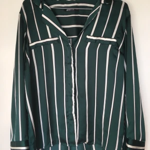 Randig skjorta - Siden liknande material