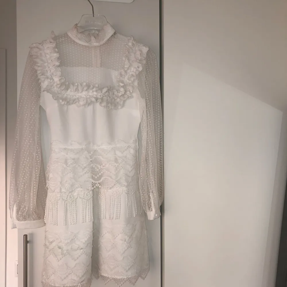 Nypris: 599kr. Superhärlig vit klänning från Chiquelle, Strl.S.  . Klänningar.