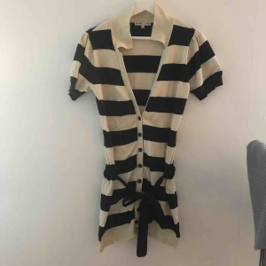  - Lång kofta/ kläning