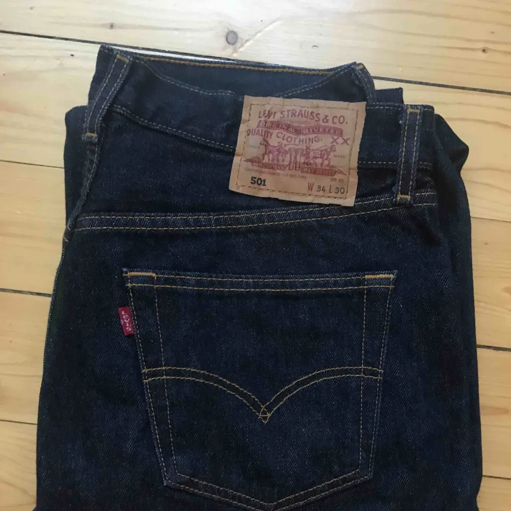 Nya levi’s jeans 501 . Jeans & Byxor.