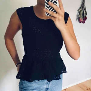  - Superfin peplumtopp med blommönster💕 frakt 20kr