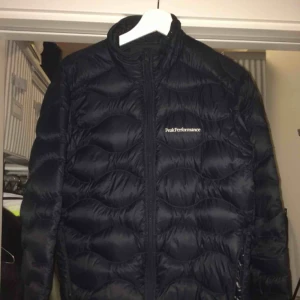  - Storlek S Originalpris 2400