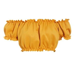  - Offshoulder topp i senapsgul färg. Bra kvalité och skick! Använd en gång, men tycker tyvärr inte att jag passar i offshoulder. 