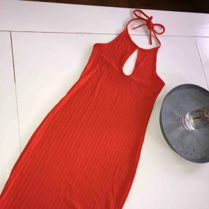  - Nästintill oanvänd klänning från BikBok! Frakt tillkommer