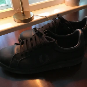  - Sneakers från Fred Perry. Bra skick!