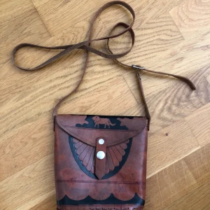  - Liten simpel väska köpt i Afrika. 