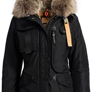 Parajumpers  - Säljer min fina vinter jacka från parajumper pågrund av att jag köpt en ny, inga skador bara att dragkedjan kan vara lite trög därav det låga priset, jackan är i modellen Denali, passar mig perfekt som är en storlek S💕 innervaddet medföljer!