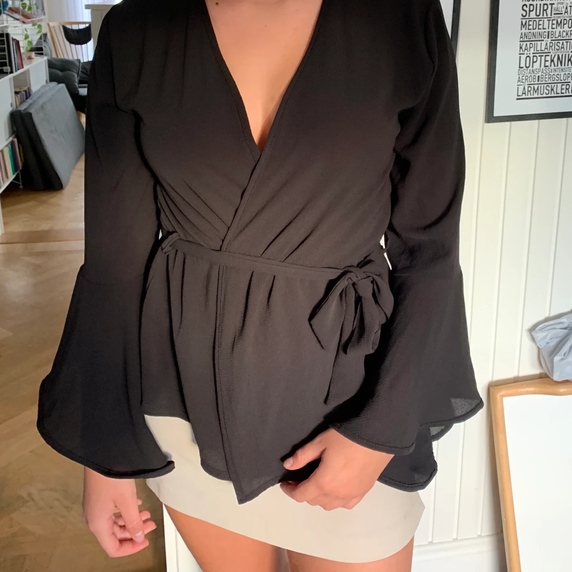 Svart ”festblus” från Boohoo. Inte använd storlek s/m