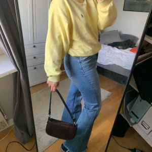 Crocker jeans - Skitsnygga bootcut jeans från crocker! I ett gott skick men får tyvärr inte så mycket användning av dem💕 möts i gbg eller fraktar💜