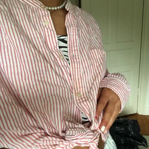 Snygg skjorta - Snygg skjorta i strlk L ifrån hm , 70kr+frakt 