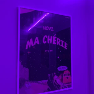 Hov1 Posters  - (Ma cherie och Vindar på mars låten SÅLDA) Säljer Hov1 posters ifall någon är intresserad. Har dessa men även fler, har alla som de någonsin ”släppt”. Möts upp i Stockholm annars står köparen för frakten. 💕