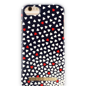 Idealofsweden IPhone 6/7/8 - Säljer mitt fina idealofswedenskal till iPhone 6/7/8. Skalet är i väl använt skick därav priset! Skalet är repigt och är lite sönder vid ena kanten. Annars väldigt fint skal. Frakt ingår i priset🥰