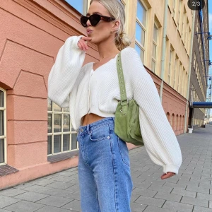 Stickad tröja  - Frakt tillkommer 63kr