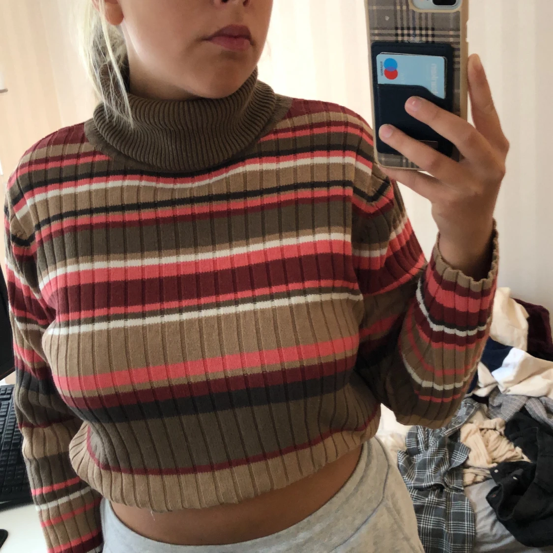 croppad stickad tröja med polokrage