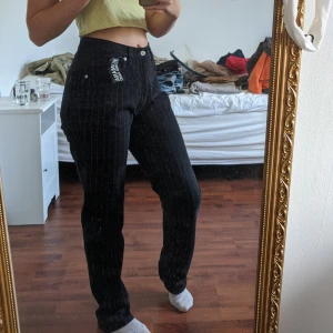 Byxor storlek S-M - Jeans köpta från beyond retro, sjukt sköna! 