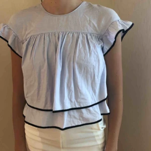  - Blus från Zara i storlek 34 men passar även 36