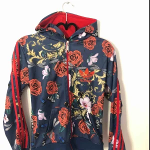  - En oanvänd Adidas kofta!