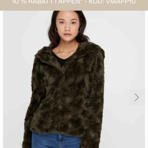  - Helt ny vero moda fuskpäls grön 