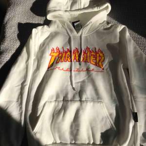 Fake Thrasher-hoodie dam, oanvänd och i bra skick