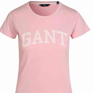 T-shirt från Gant i storlek XS. Köparen står för frakten :) 