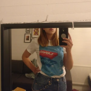  - En Levi's tröja, endast testad :) Säljer pga garderobsutrensning. Du som köpare står för frakt. Skicka meddelande för fler frågor, pris kan alltid diskuteras :)