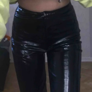  - Ett par skit snygga lackbyxor från stay! Bara använda ett få tal gånger! 60kr frakt