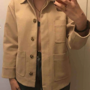  - Använd en gång, från weekday är en storlek XS men funkar lika br som inte bättre på någon som har S eller M