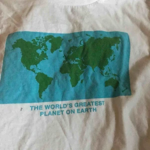  - Riktigt cool tröja från dedicated som tyvärr aldrig kommer till användning längre utan bara ligger. 