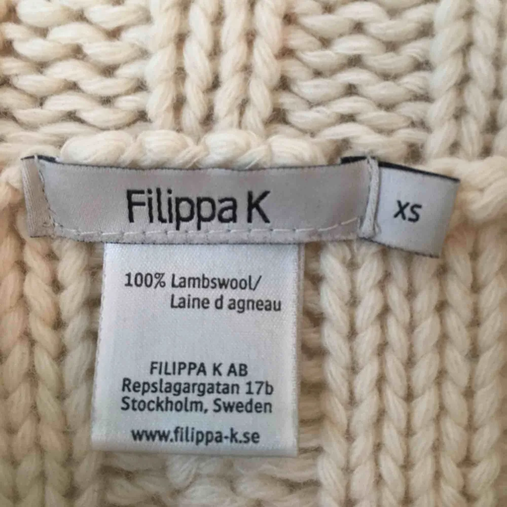 Stickad ull-tröja med polokrage från Filippa K. . Tröjor & Koftor.