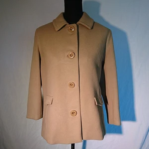 Kortare höstjacka - Stilren höstjacka, ingen storleksmärkning men passar S