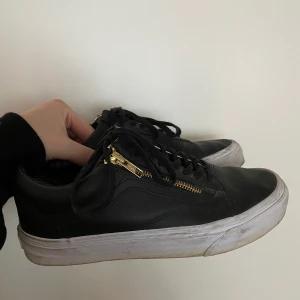 Vans - Vans använda ett fåtal gånger, superfint skick! Storlek 38.5