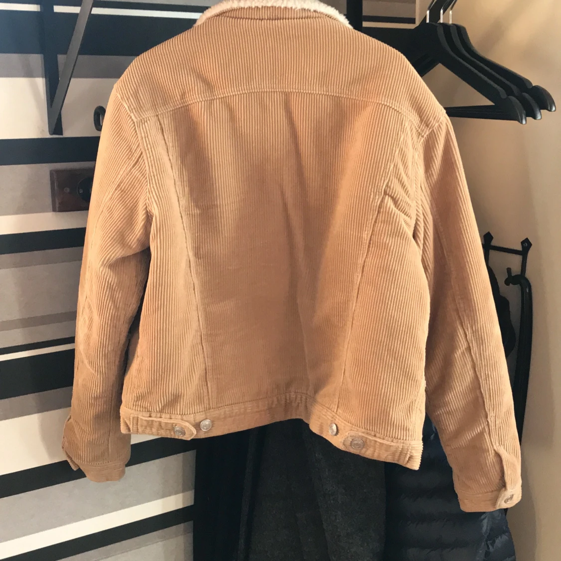 Fodrad jacka från bikbok. - 90