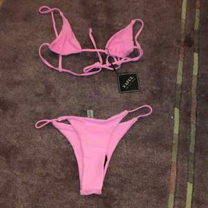 US 6, UK 10, EU 38, small top and bottom, very pink, comes in a Zaful bag