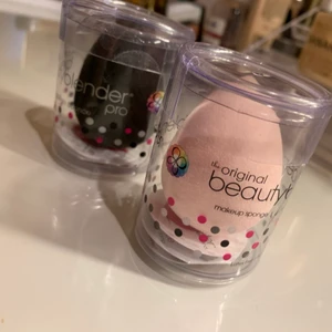 Beauty blender’s - Helt nya & oanvänd beauty blenders. Bra för att applicera sin liquid makeup ex: foundation. 99 kr styck! ❌Den svarta är såld ❌