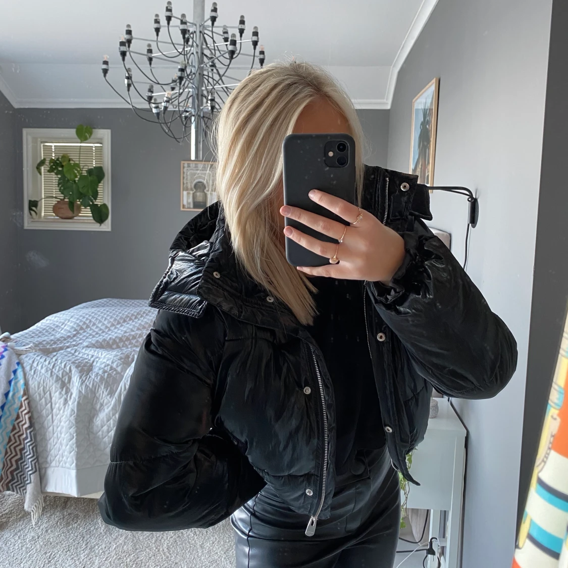 Glansig vinterjacka med luva, storlek S