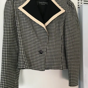 Louis feraud blazer i 100% ull . Stl M - Louis feraud blazer i 100% ull . Stl M. Lyx .