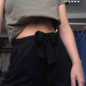  - Fina kostymbyxor från Nelly, superskönt material!! Skriv ifall du har frågor😊❤️