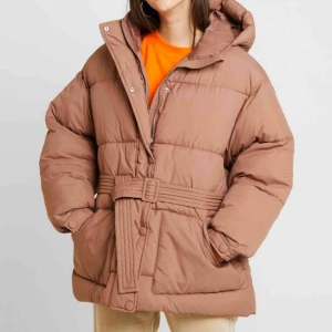  - Slutsåld dunjacka från Nelly. Populär 💫 Säljer pga köpte i två färger. Ej använd så helt ny! 700 plus 60 frakt 