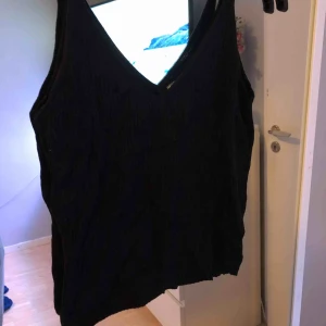  - Ribbad topp, hämtas i Söråker eller står köparen för frakten  Har swish