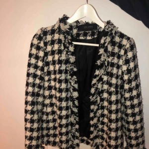  - Rutig blazer från Zara 